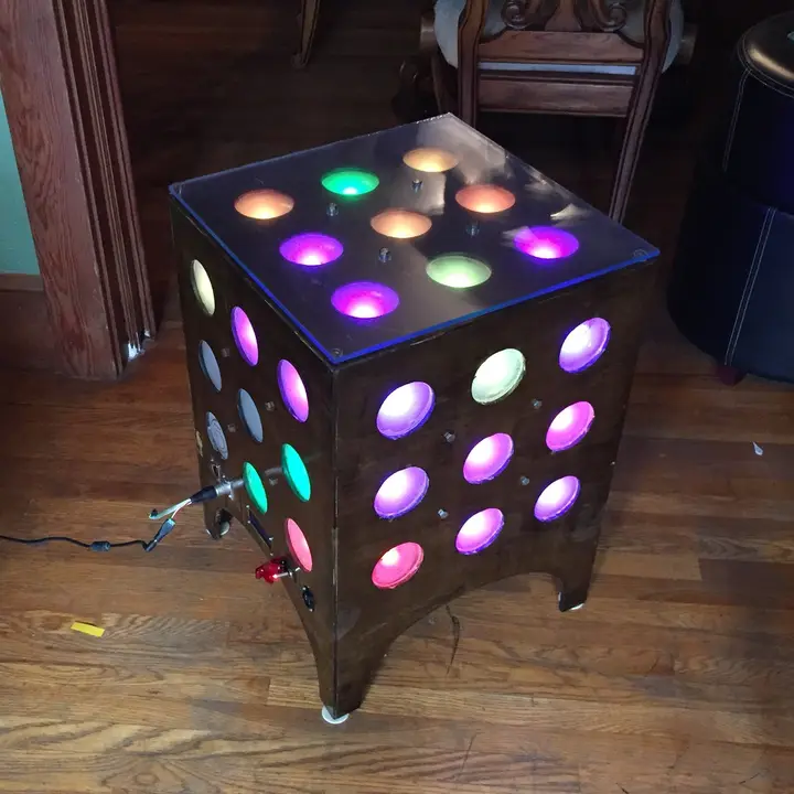An HMTL-driven LED cube light